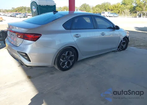 2019 Kia Forte Lxs z USA, uszkodzony, nr VIN 3KPF24AD4KE05878